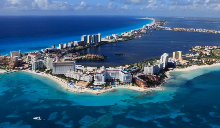 cancun-tourist-area